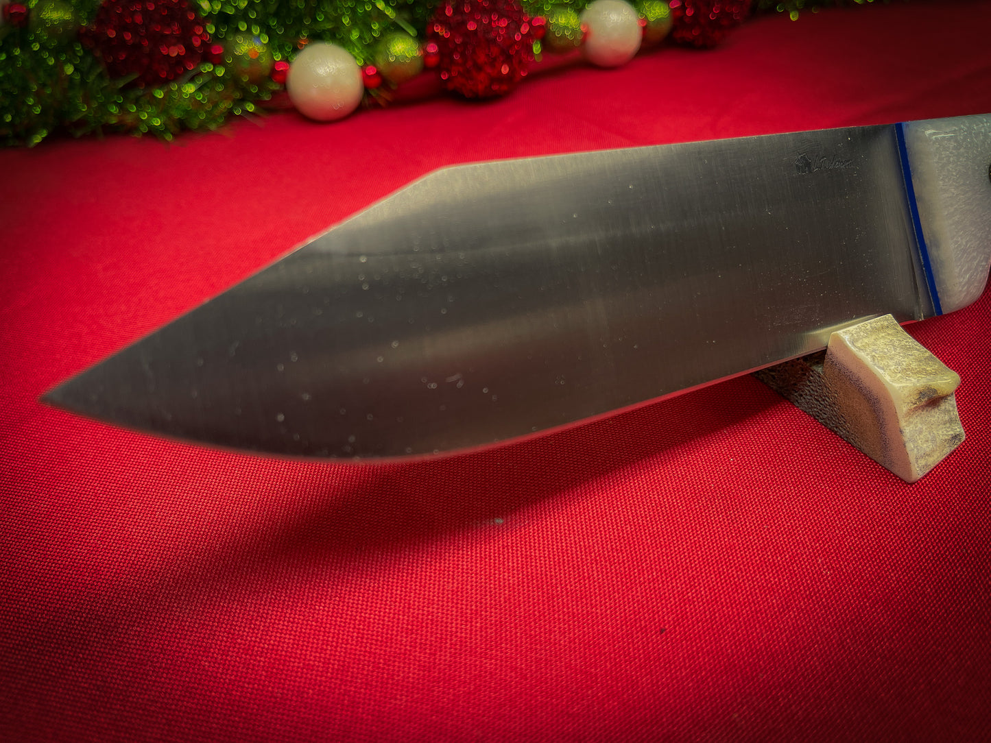 Tyler's Knifemas Design